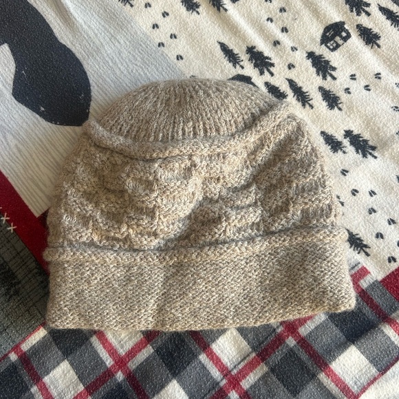 100% Alpaca Beige Wool Beanie with Flower Accent. NWOT. - Picture 2 of 4
